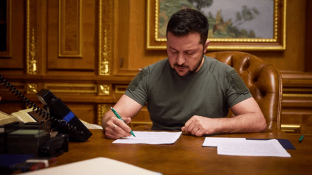 Воинов ВСУ направят в другие страны — Зеленский подписал закон - 285x160