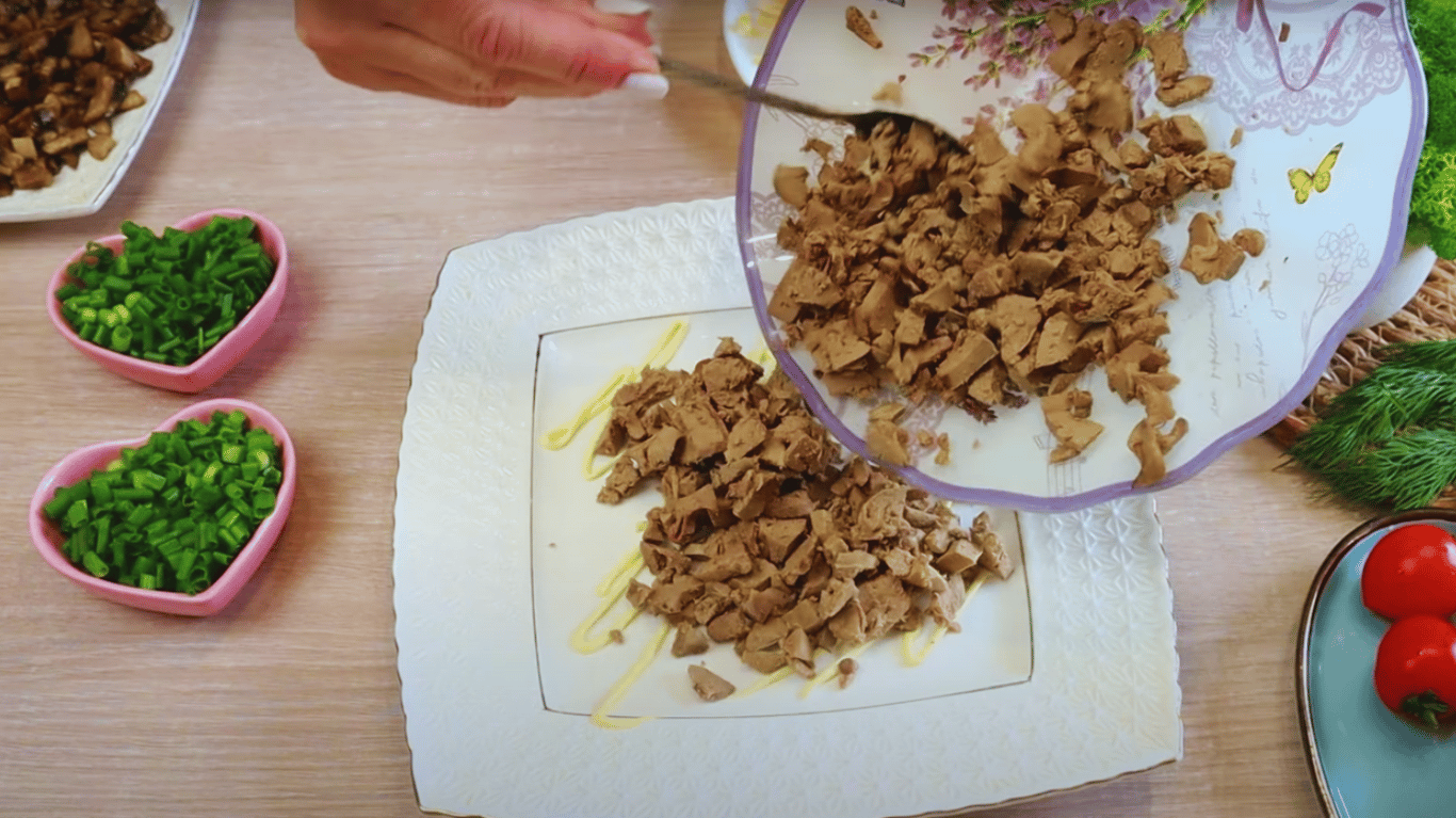 салат з печінкою