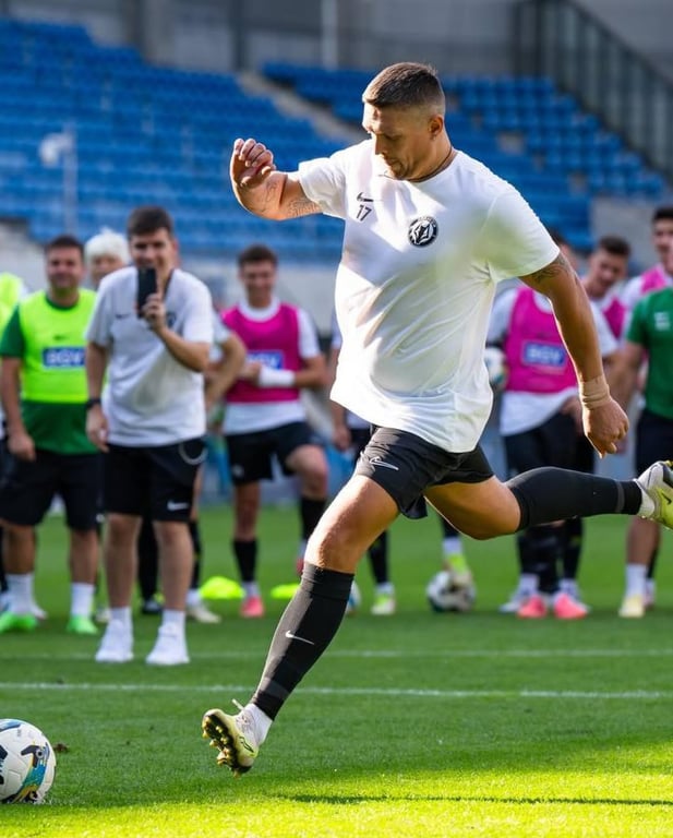 Александр Усик