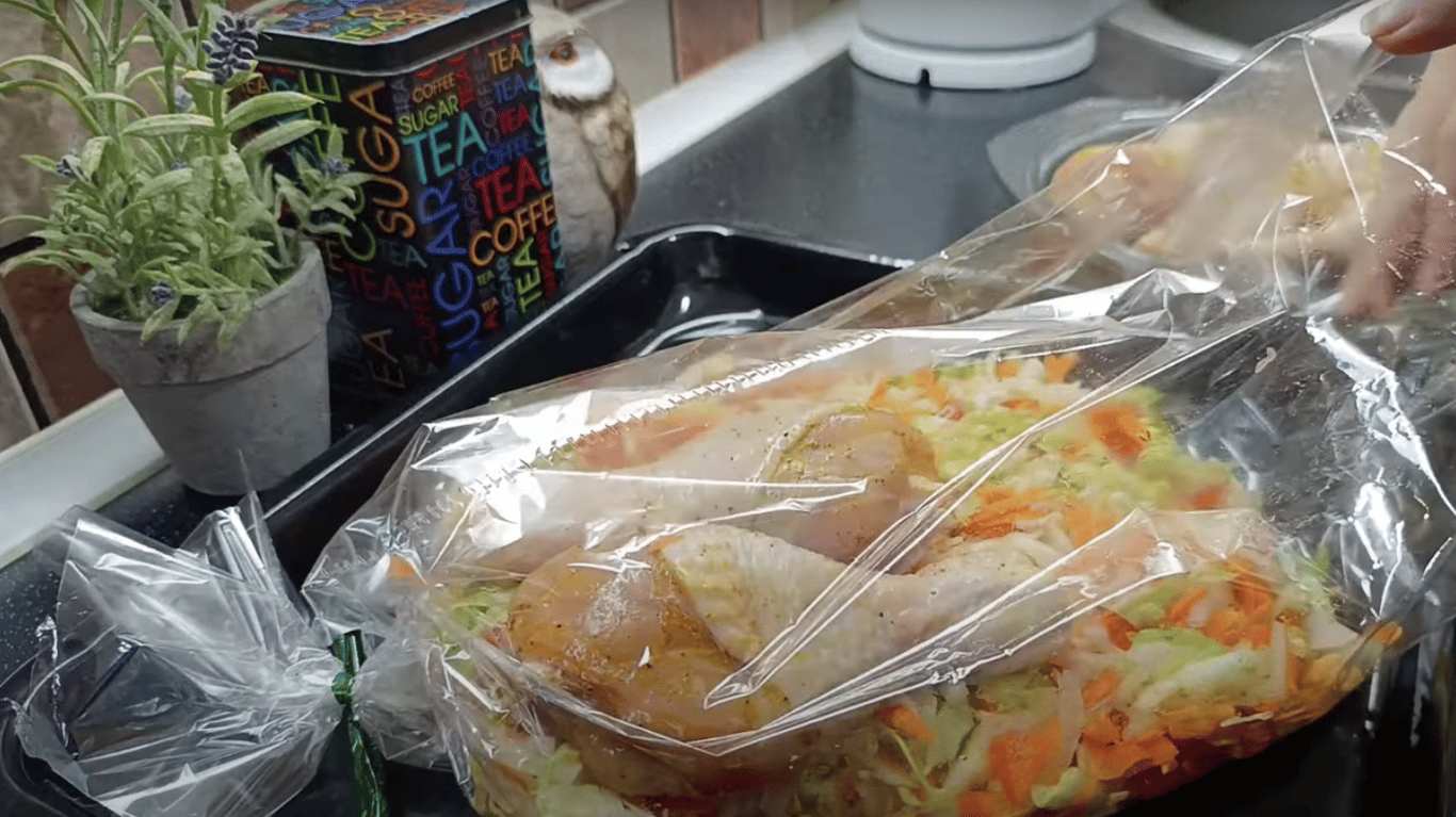 курячі гомілки з капустою на вечерю