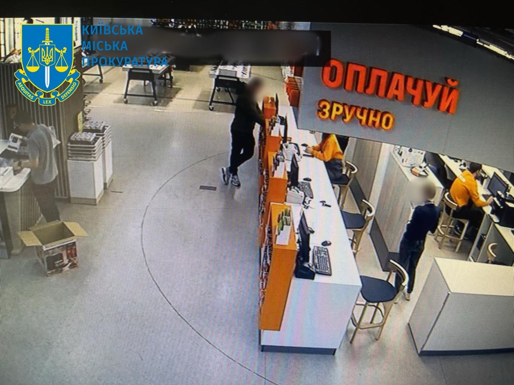 У Києві шахрай витратив майже 400 тисяч гривень з чужих карток