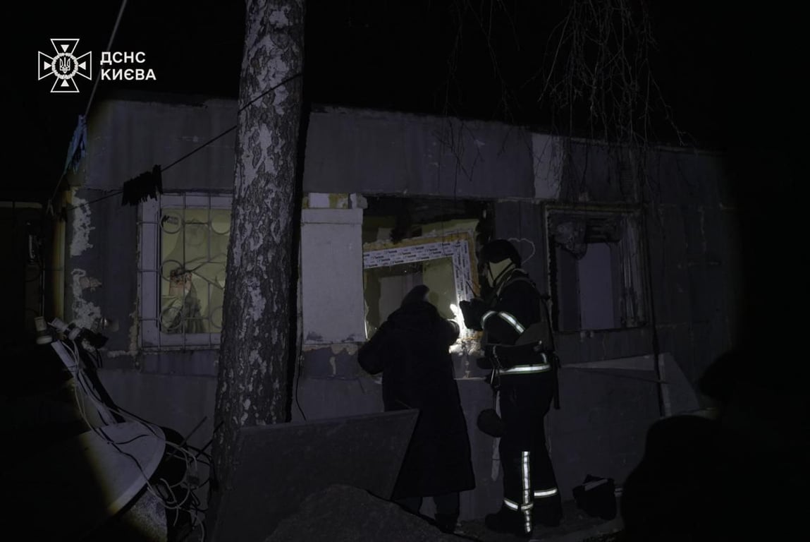 Пошкодження в Києві внаслідок обстрілу 23 лютого