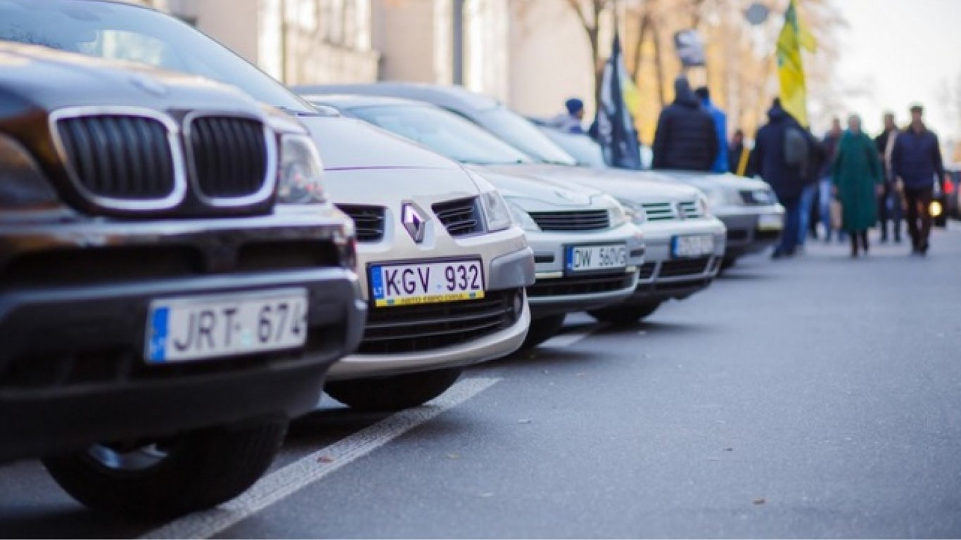 Євробляхи в Україні — як українці завозили вживані авто у 2022 році