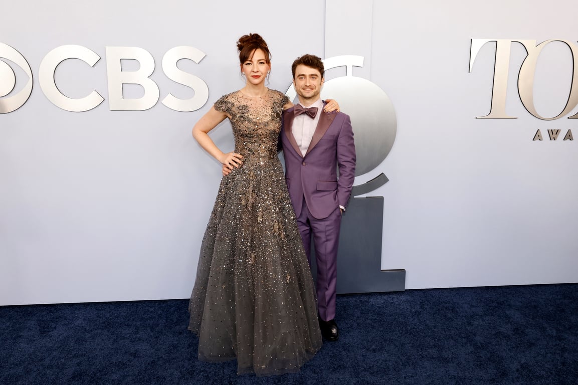 Актор Деніел Редкліфф з нареченою.