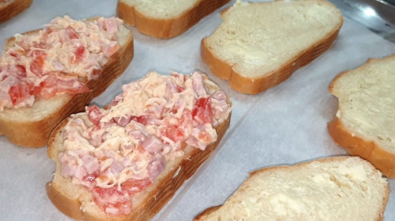 швидкі гарячі бутерброди на сніданок 