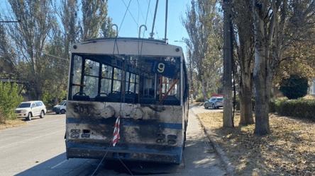 Окупанти обстріляли тролейбус у Херсоні: загинув поліцейський - 285x160