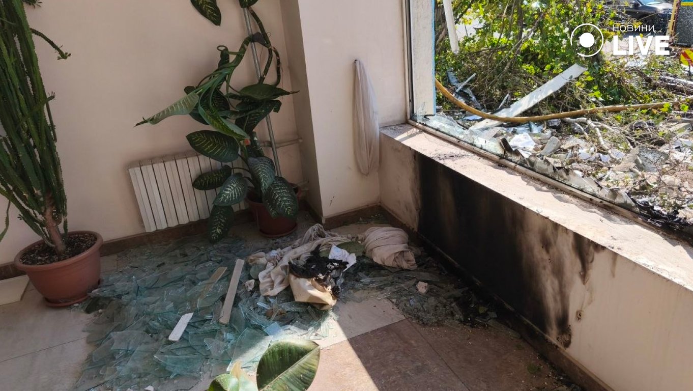 Удар по бізнес-центру в Одесі