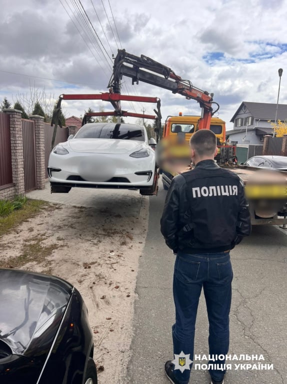 Рейди в ТЦК: Нацполіція вилучила авто, гроші та викрила активи - фото 1