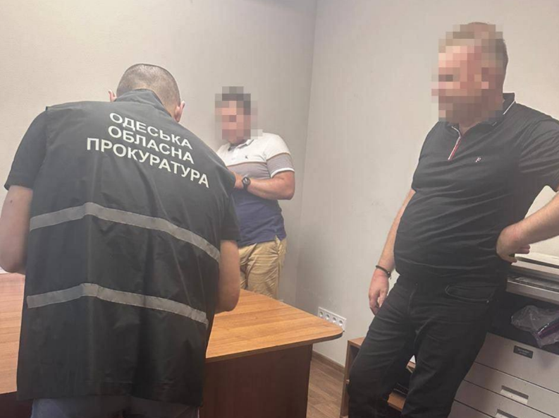 Обшуки у Граждана