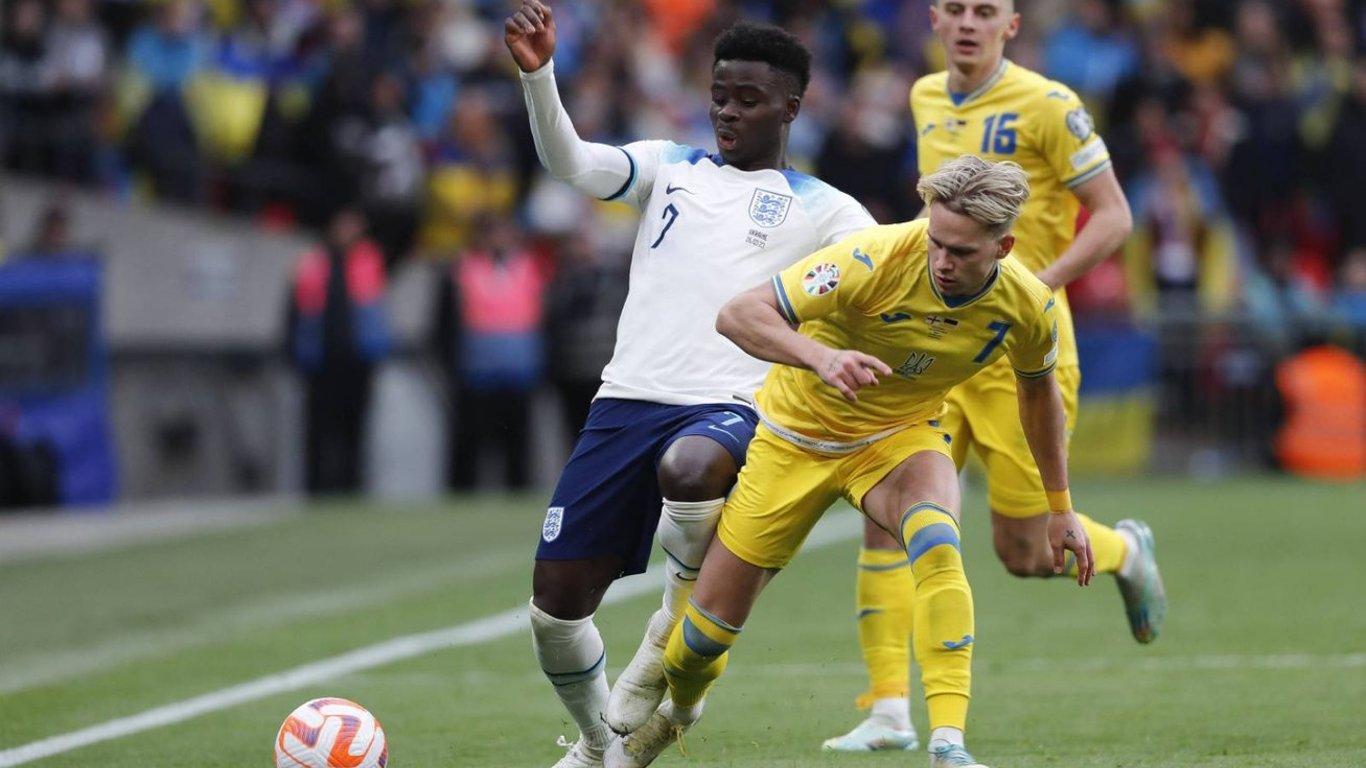 Мудрика раскритиковали после поражения сборной Украины в Англии