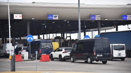 На двох КПП суттєві затори — черги на кордоні України - 285x160