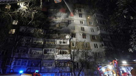 У Черкасах дрон поцілив у багатоповерхівку: серед постраждалих є діти - 285x160