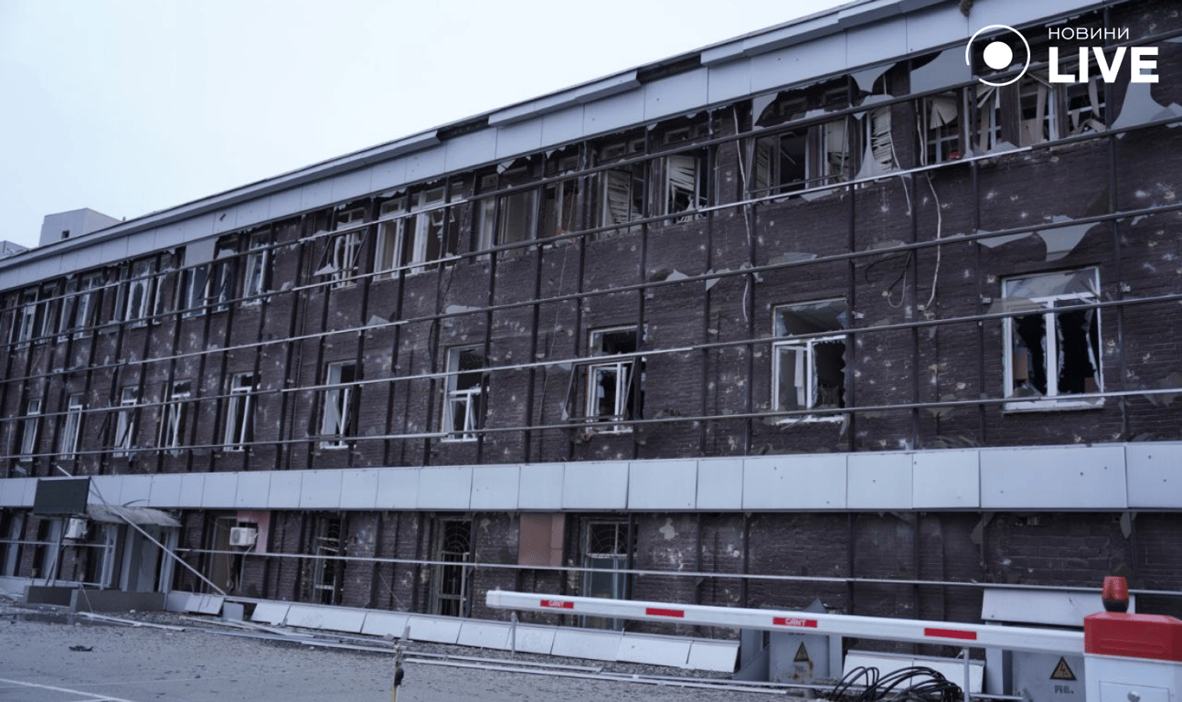 У бізнес-центрі на Оболоні зруйновано три поверхи