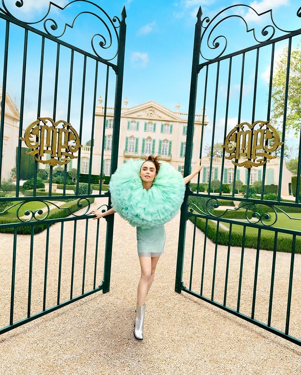 Англійська акторка Лілі Коллінз. Фото: instagram/lilyjcollins