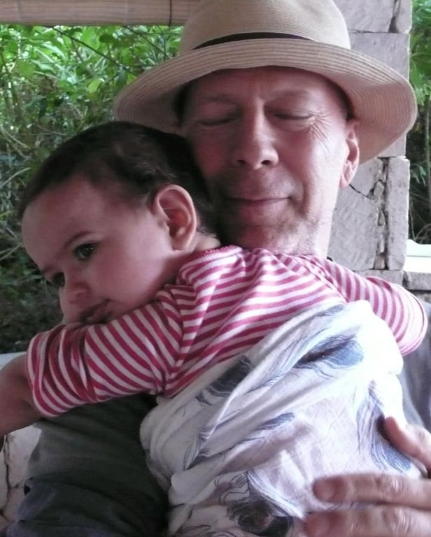 Актер Брюс Уиллис с дочерью