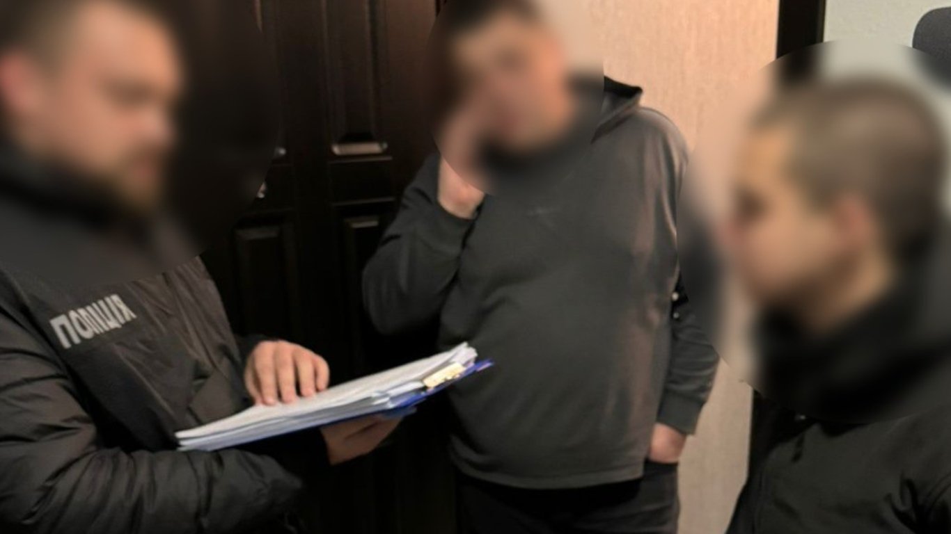 Начислили зарплату подставным специалистам — в Одесской области задержали служащих