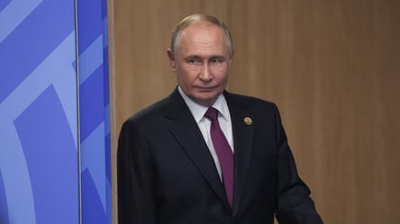 Political expert tells how Putin will be overthrown - 285x160