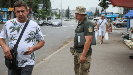 Вже непридатний, але ще не списаний: чи мобілізують на вулиці - 290x166