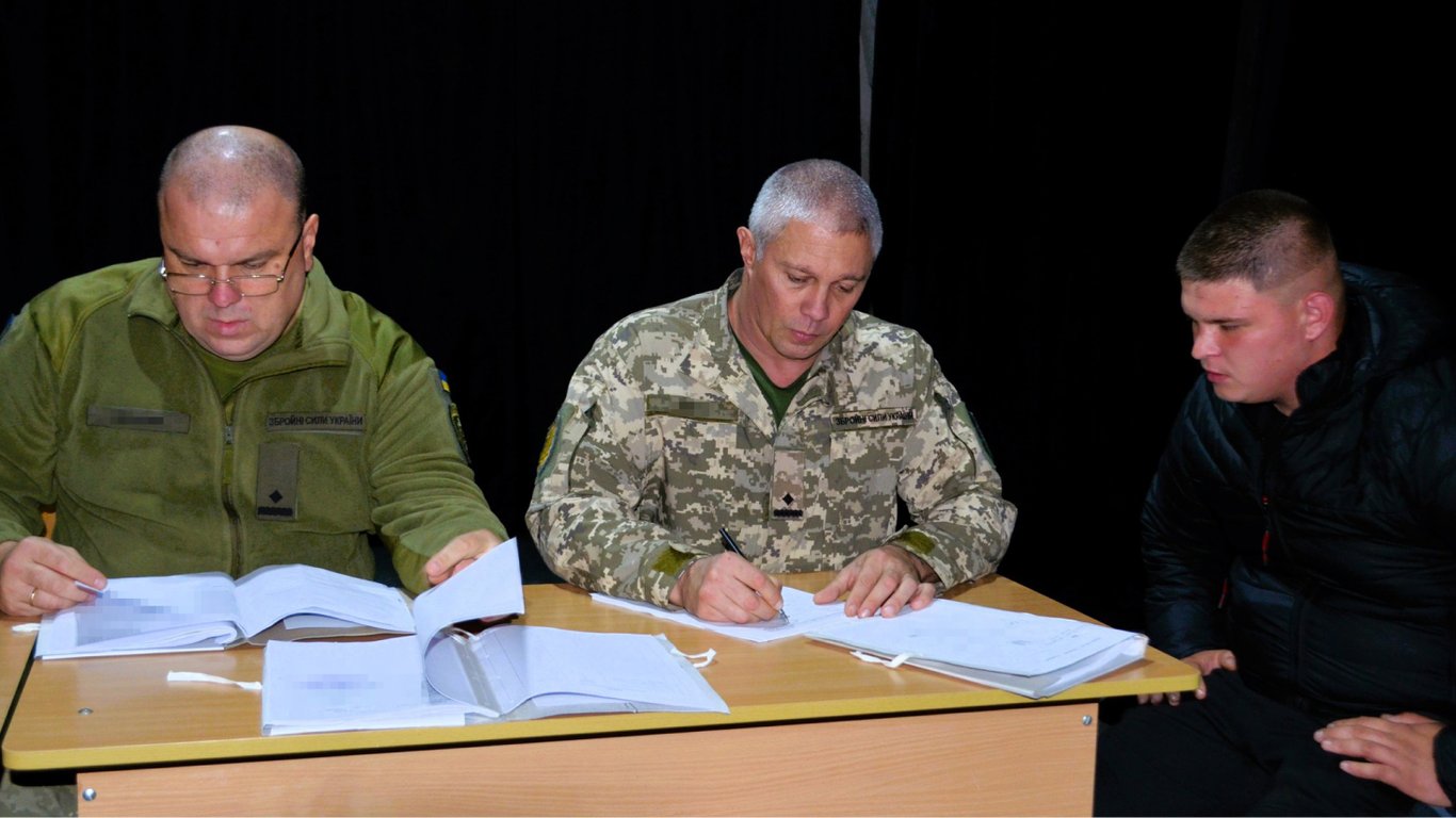 Кому потрібно з'явитися до ТЦК без повістки