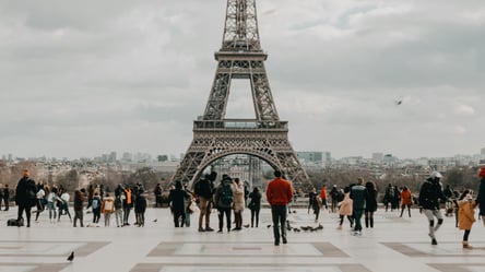 Скільки коштує відпочинок у Парижі — блогерка назвала суму витрат - 285x160