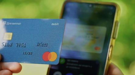 Послуги в ПриватБанку — хто щорічно переплачує 470 грн - 285x160