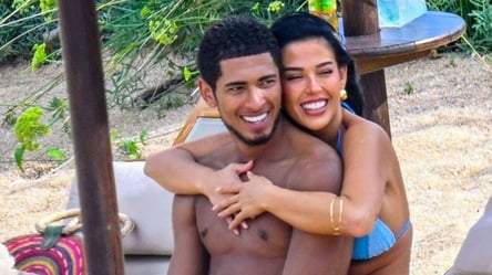 Джуда Беллінгема "спалили" на пляжі за непристойним заняттям - 285x160