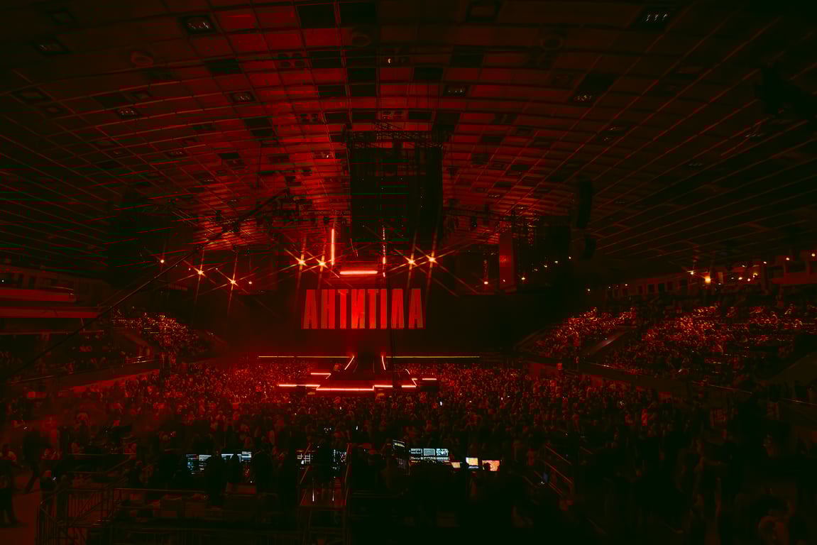 Koнцepт шoу "Bдoмa" гуpту Aнтитiлa