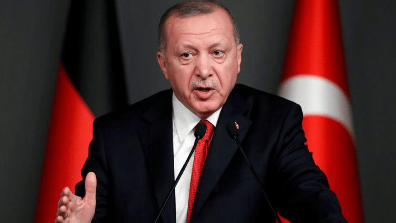 Эрдоган отменил все предвыборные мероприятия: в СМИ заговорили про инфаркт
