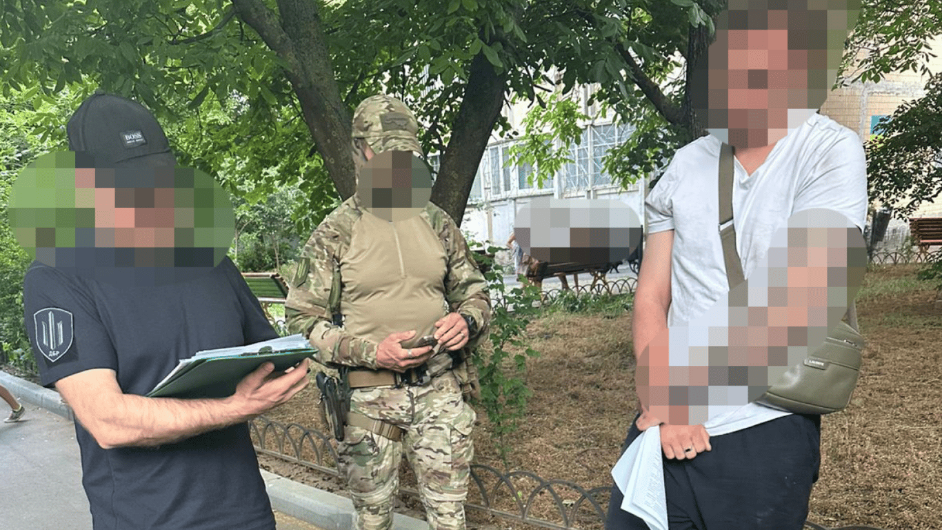 Схеми з СЗЧ: на Одещині викрили військовослужбовця та іноземця