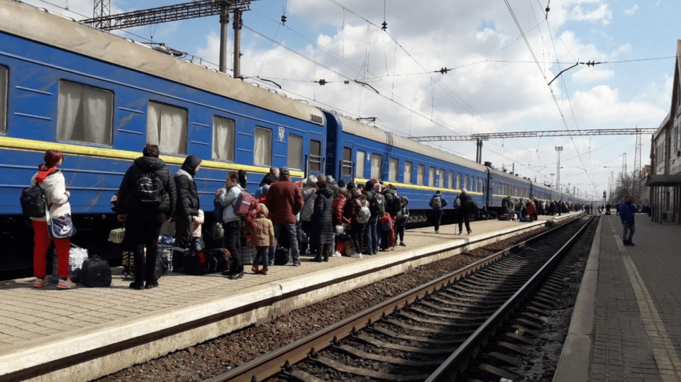 Мужчина требует 5 тыс. грн от Укрзализныци за ожидание поезда более 3 часов