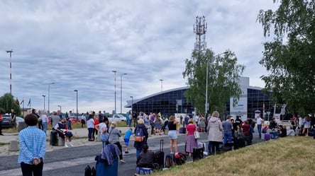 В аэропорту Польши из-за украинской пенсионерки эвакуировали 100 человек: что произошло - 285x160