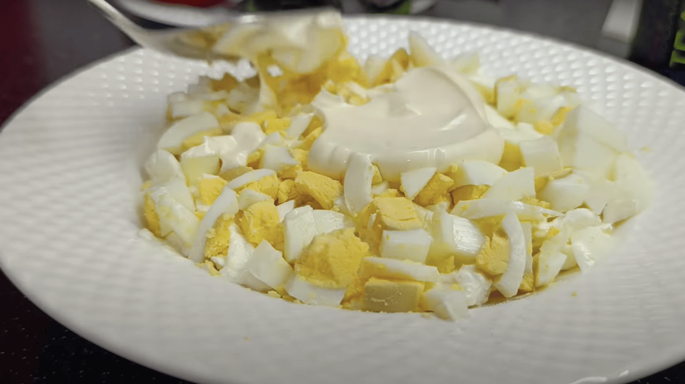 рецепт салату з сиром та помідорами