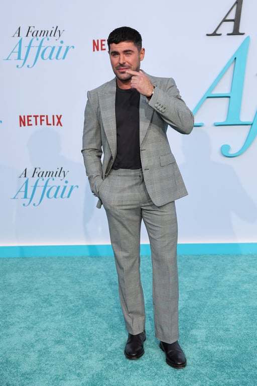 Витончена Ніколь Кідман продемонструвала розкішне декольте на презентації нової стрічки - фото 3