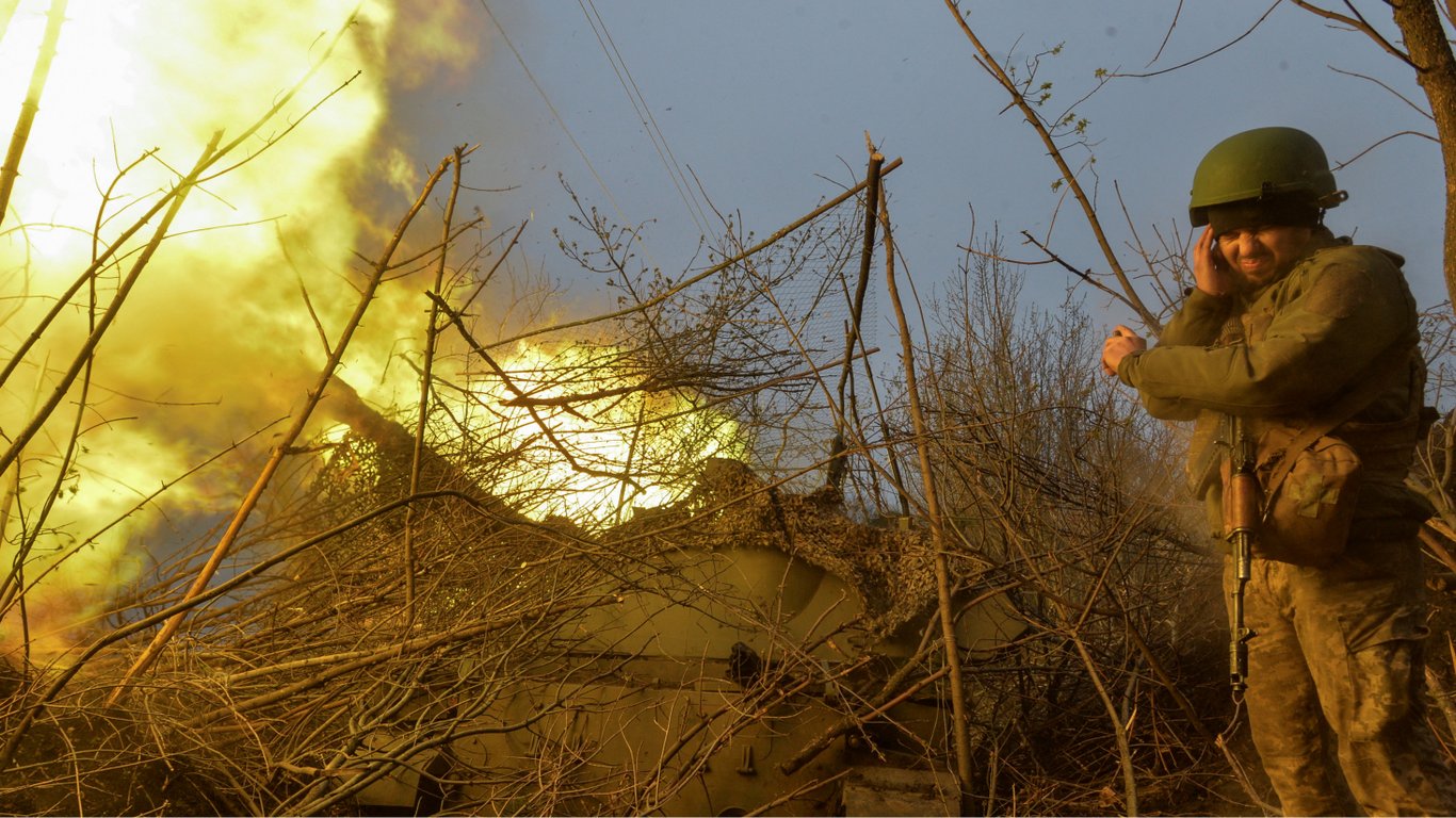 Ожесточенные бои за Бахмут и большие потери россиян: главное из сводки Генштаба
