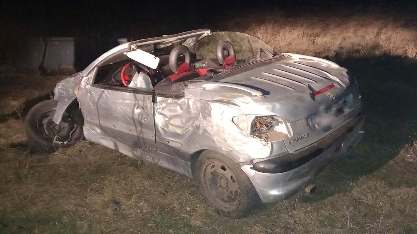 На Одещині нетверезий водій спричинив ДТП та травмував двох пасажирок
