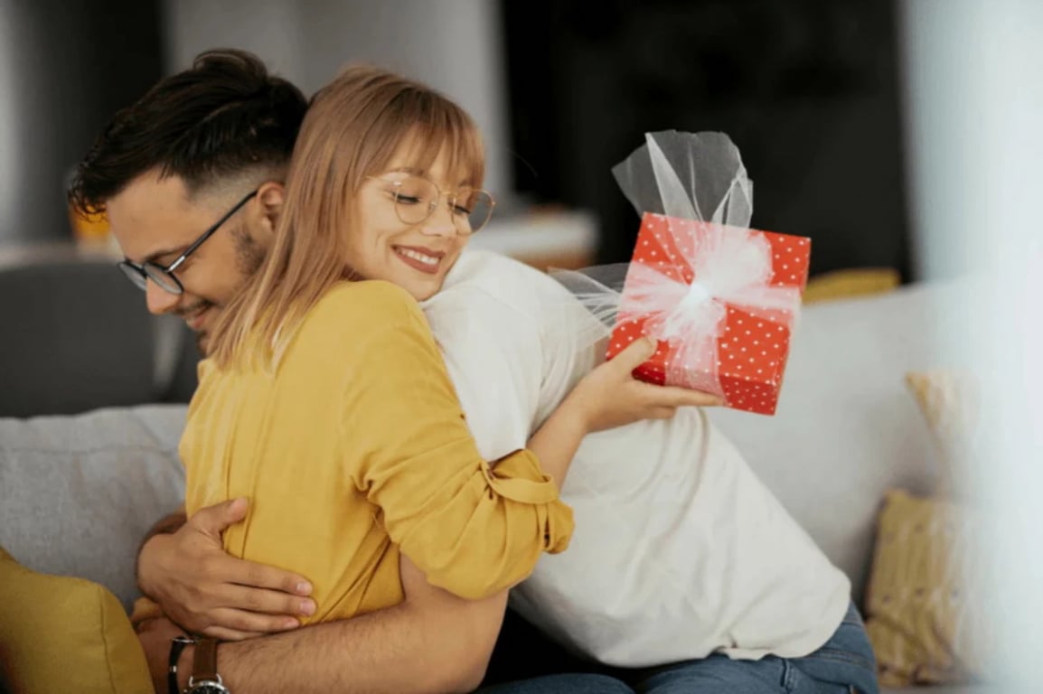 Як обрати подарунок коханій на 8 березня 2026