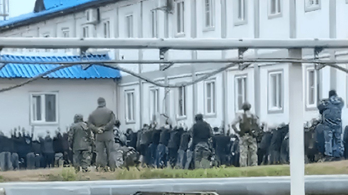 В Іркутській області РФ невідомі у військовій формі захопили нафтокомпанію