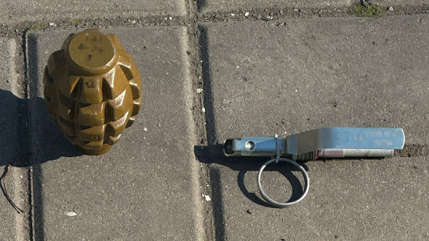 Продал патроны и гранату: одесские полицейские задержали "бизнесмена"