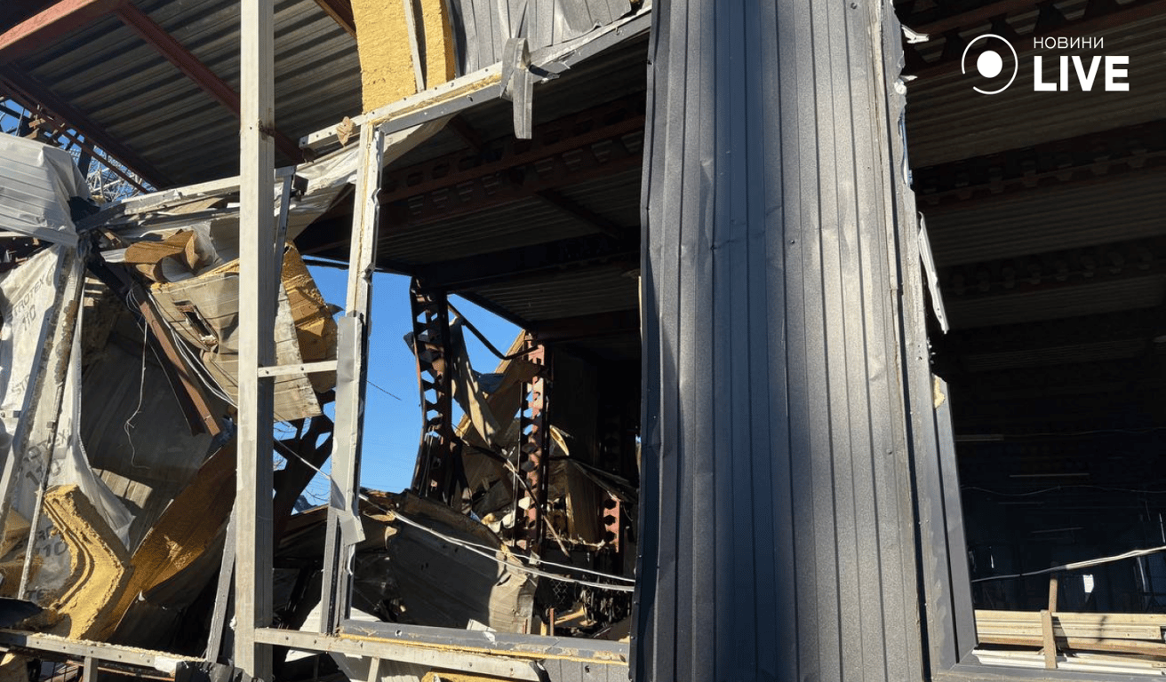 Потрощені будівлі й авто — Одещина після ранкової атаки РФ, фото - фото 7