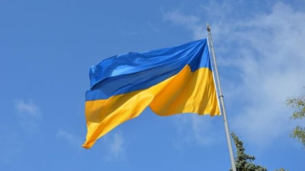 Во временно оккупированном Севастополе установили украинский флаг - 285x160
