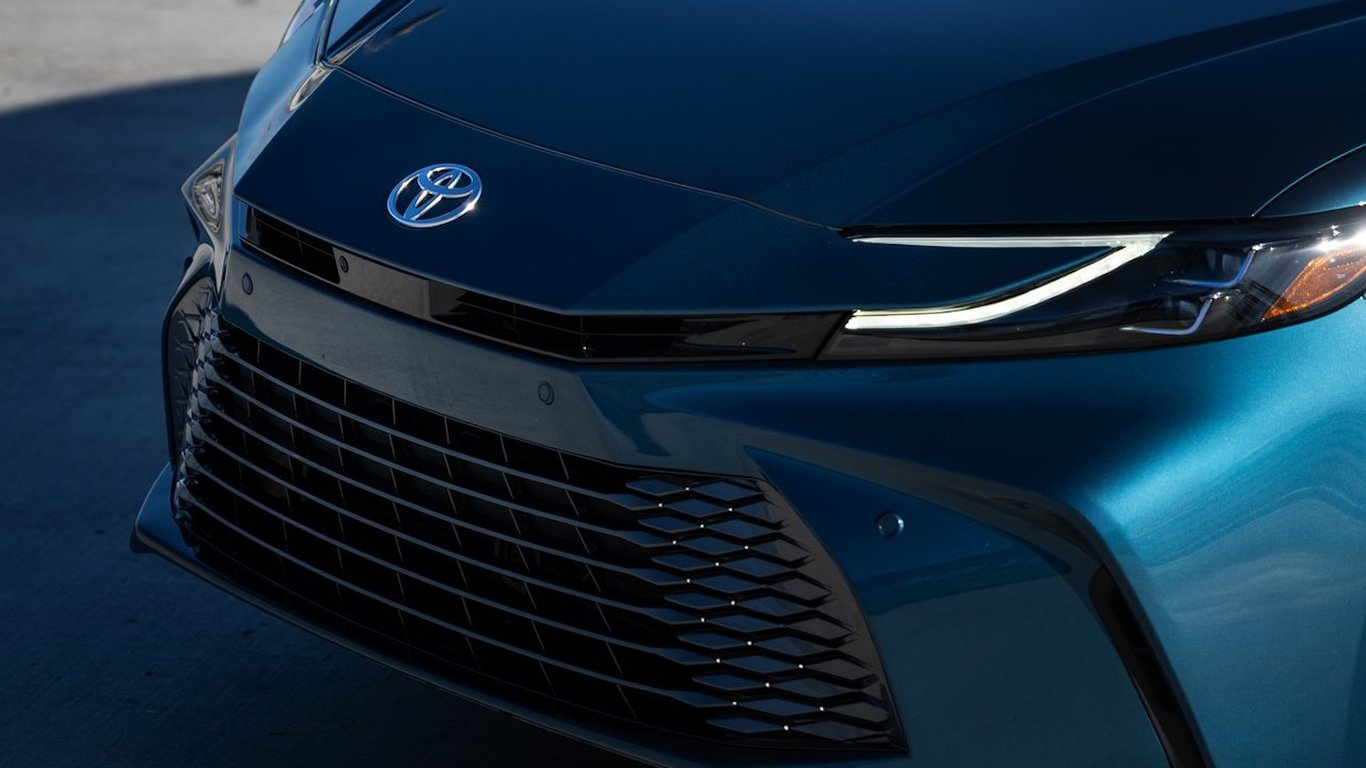Водители назвали основные причины преданности Toyota