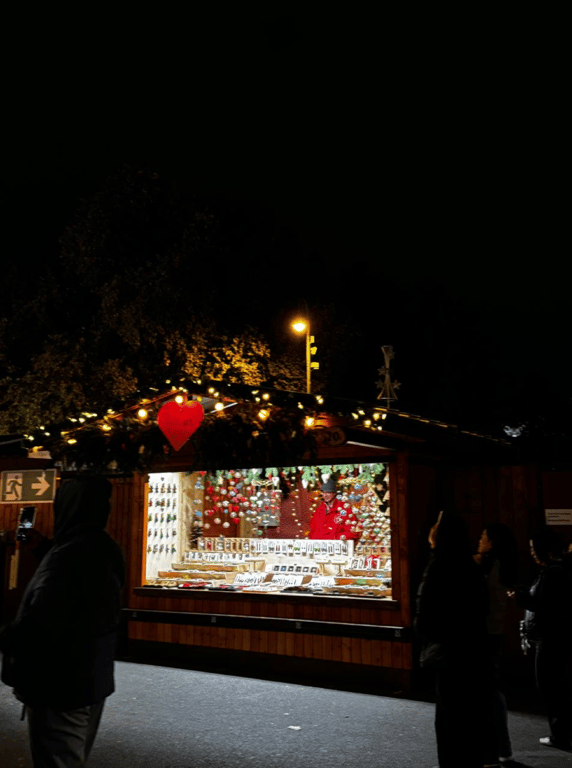 Впечатляющая атмосфера рождественских ярмарок Вены — фоторепортаж - фото 10