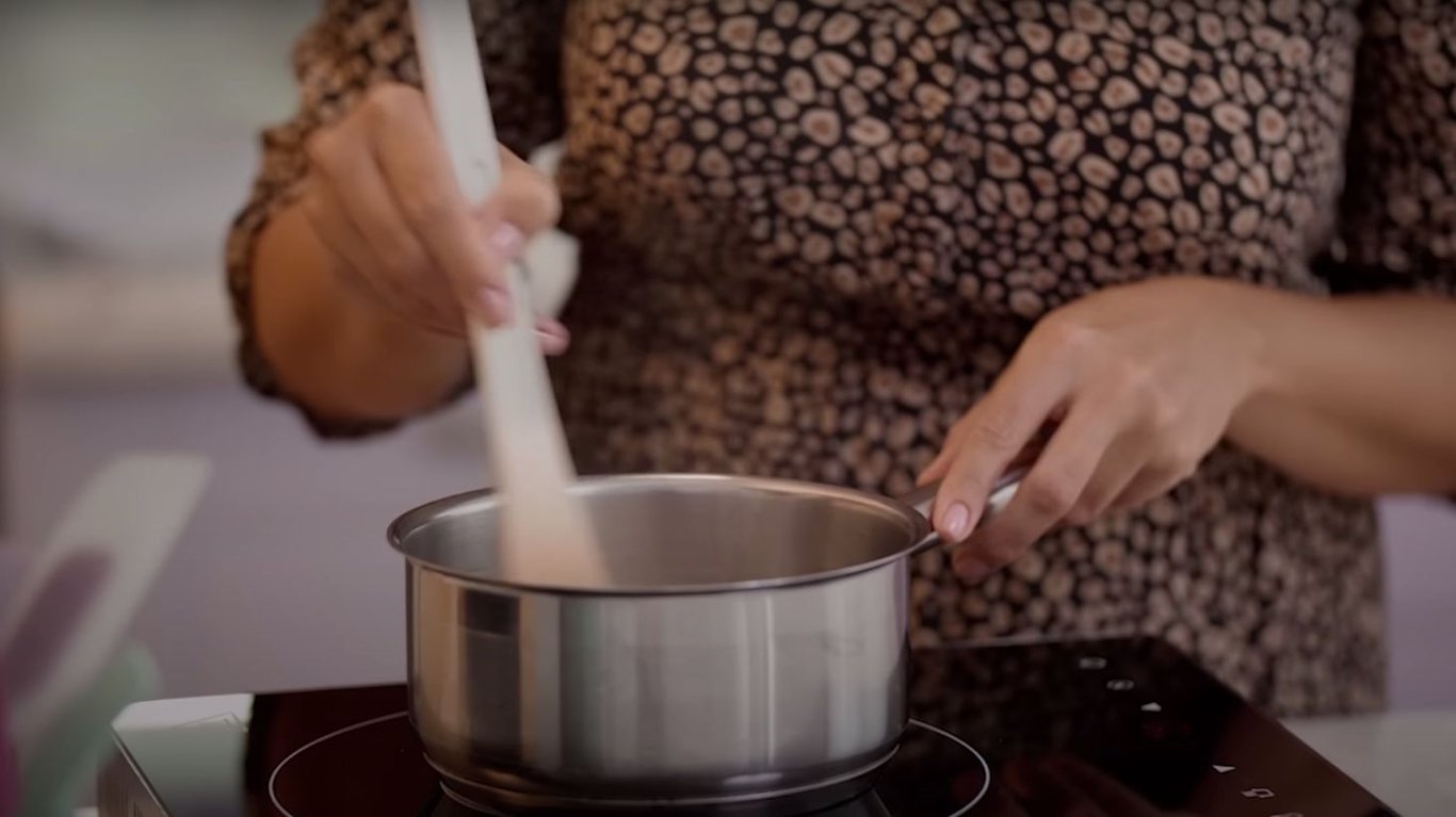 смачний яблучний пиріг