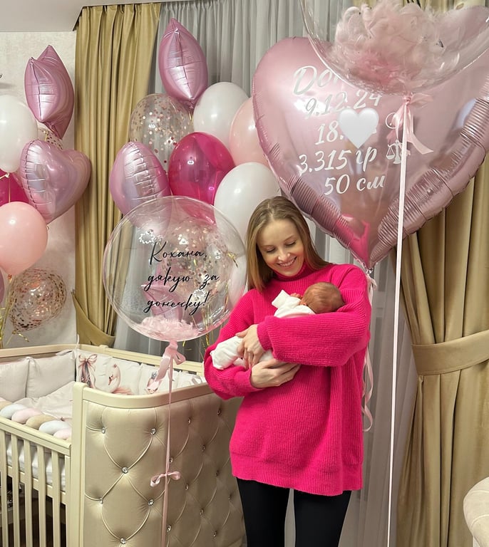 Анна Сагайдачна із новонародженою донькою