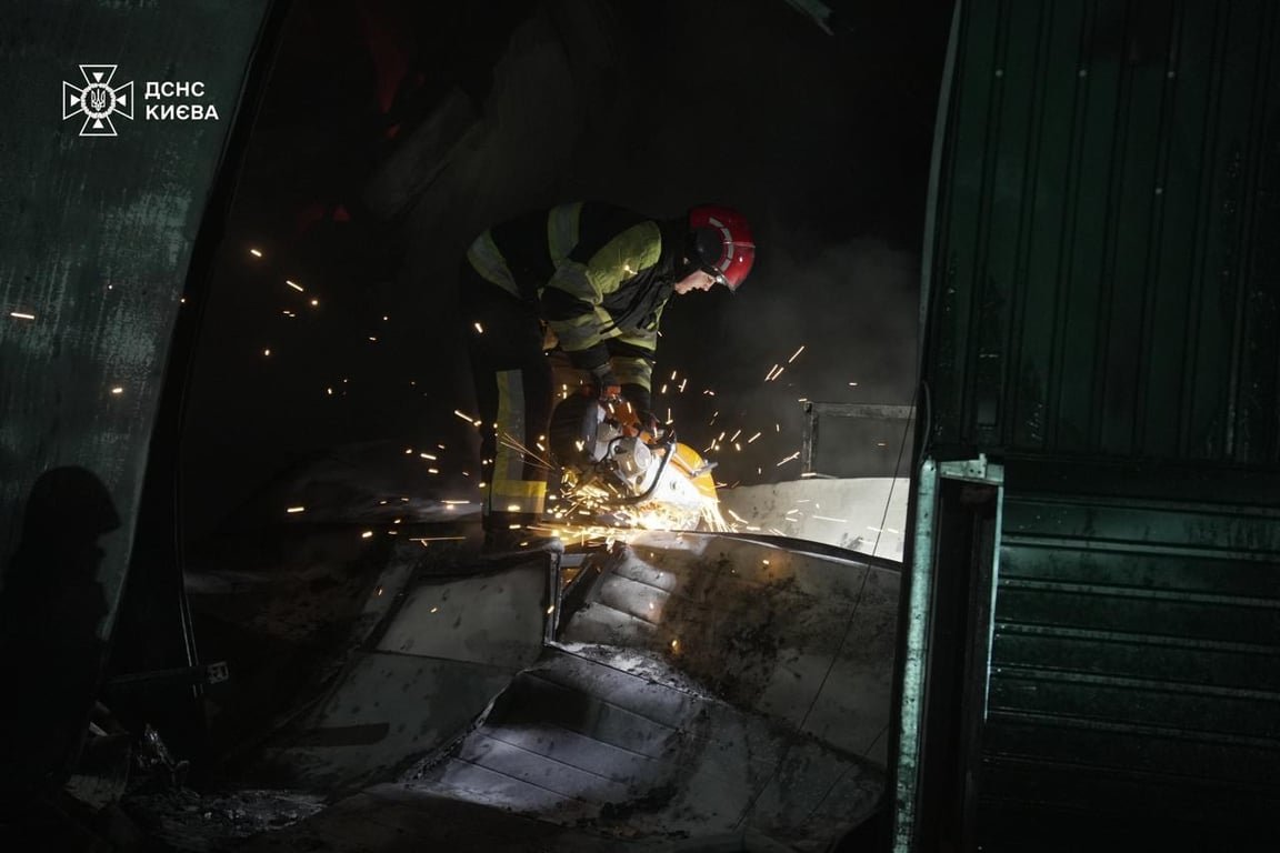 Ракетний удар по Києву: є загиблий і поранені – фото наслідків