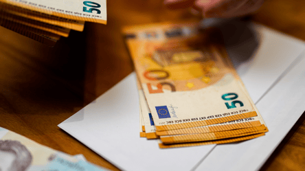 Євро б’є нові рекорди: що відбувається з курсом валюти в Україні - 285x160