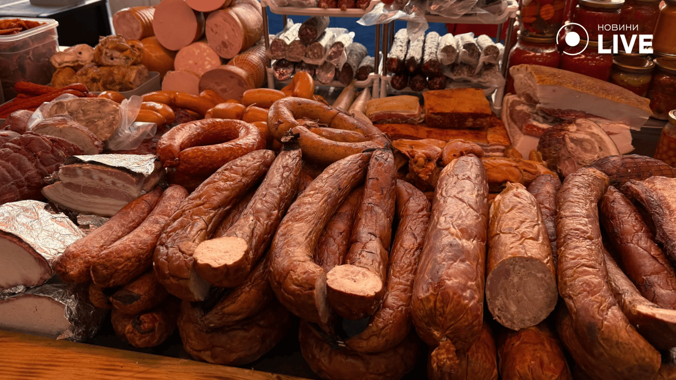 Ковбаси на ринку