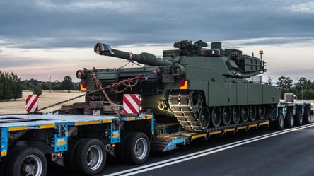 Прибули раніше обіцяного: Україна отримала першу партію танків Abrams - 285x160