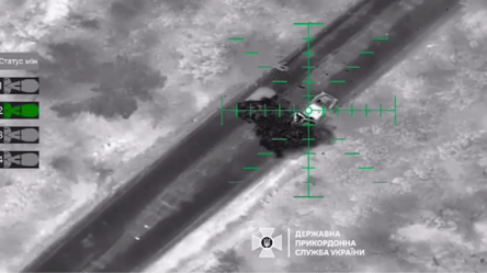 Пограничники показали кадры уничтожения вражеской техники FPV-дронами - 285x160