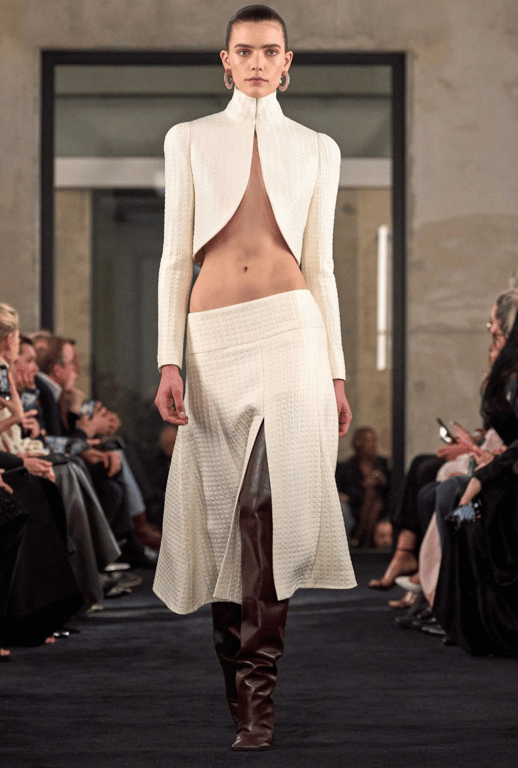 В якому кольорі чоботи найкращі